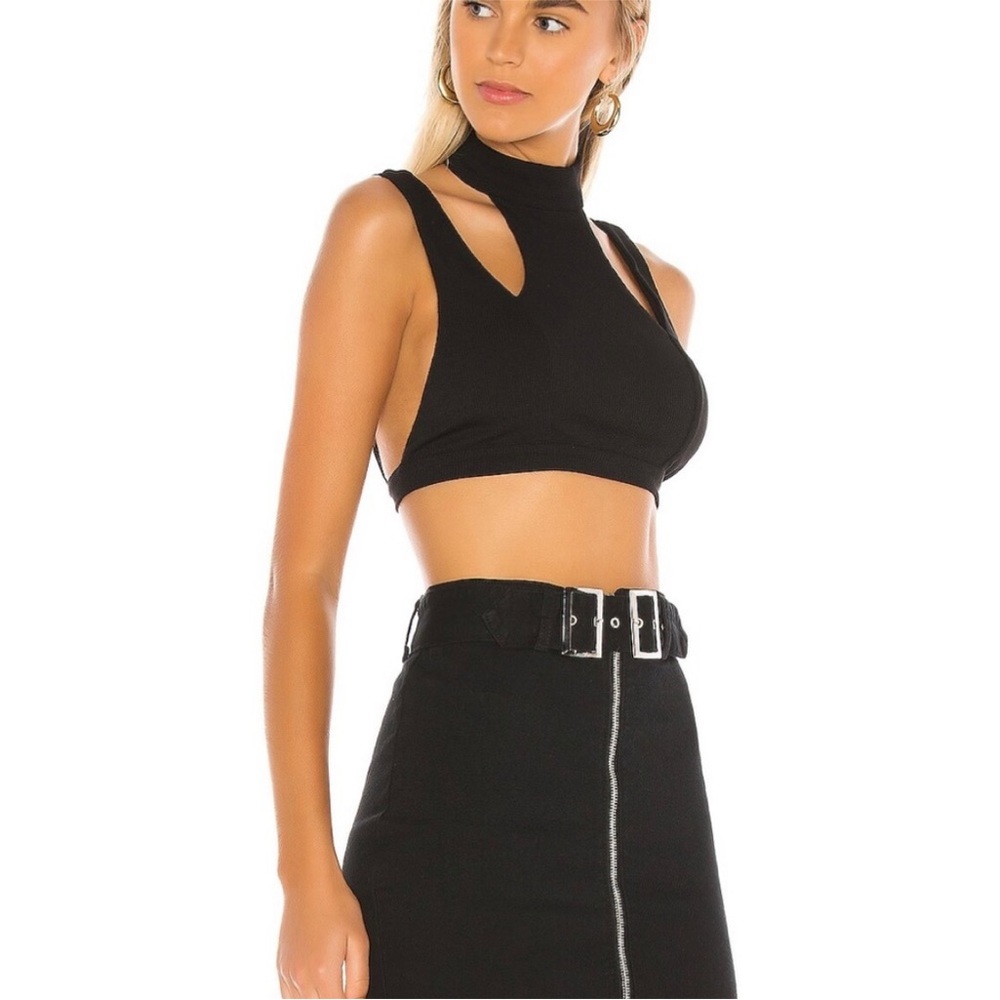 Superdown Tate Cut Out Black XS Cropped Top with Open Back - Picture 2 of 9